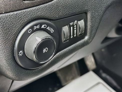 Used 2020 Jeep Cherokee Trailhawk AWD/4WD image 10