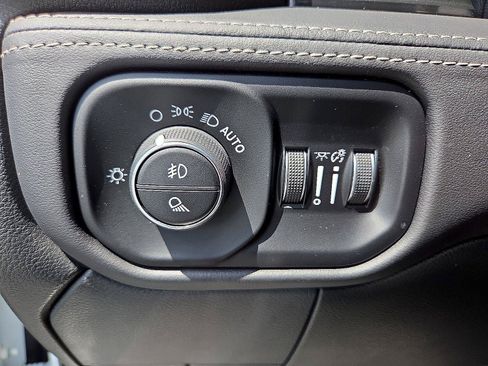 Used 2024 RAM 2500 Limited AWD/4WD image 23