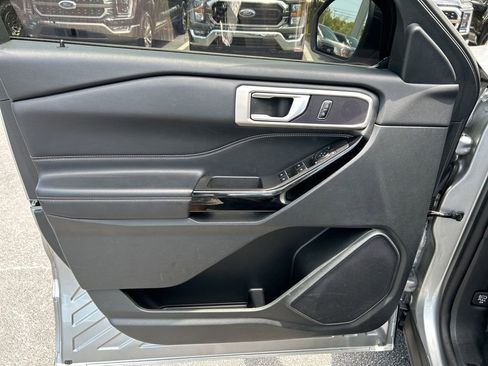 Used 2023 Ford Explorer ST image 11