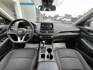 Used 2025 Nissan Altima 2.5 SV FWD video 2
