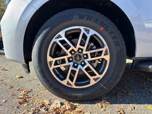 New 2025 Ford Expedition Active image 9