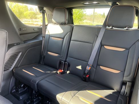 Used 2024 GMC Yukon AT4 w/ AT4 Premium Plus Package AWD/4WD image 13