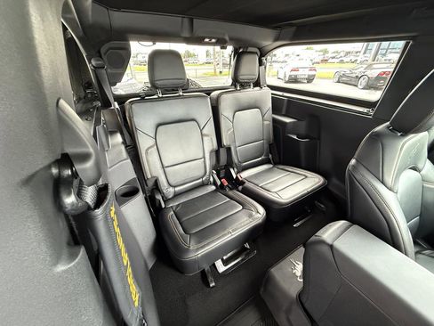 Used 2023 Ford Bronco Badlands w/ Sasquatch Package AWD/4WD image 45