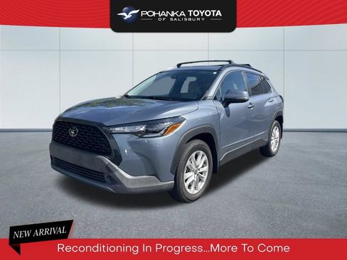 Used 2022 Toyota Corolla Cross LE AWD/4WD image 1