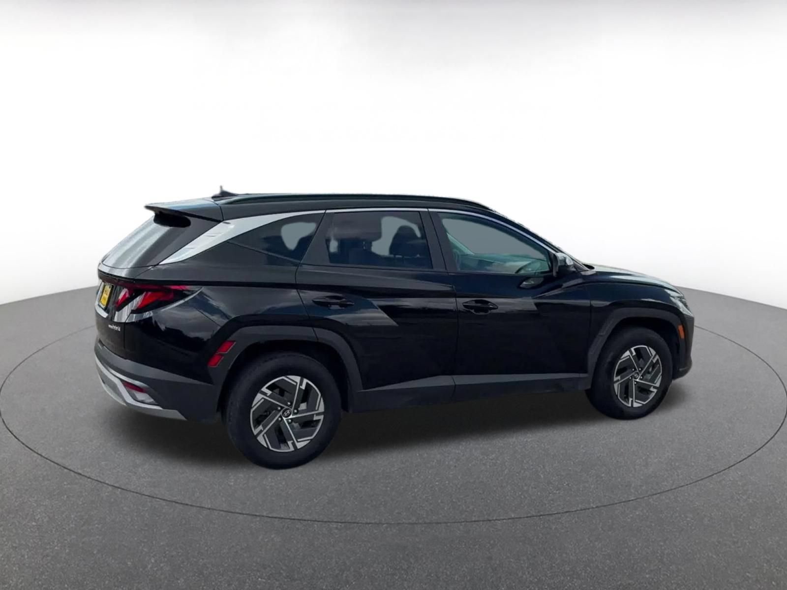 Used 2025 Hyundai Tucson Blue AWD/4WD image 13