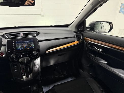 Used 2018 Honda CR-V Touring image 19