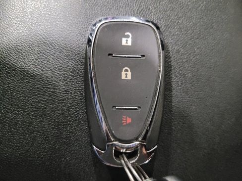 Used 2023 Chevrolet Equinox LT AWD/4WD image 32