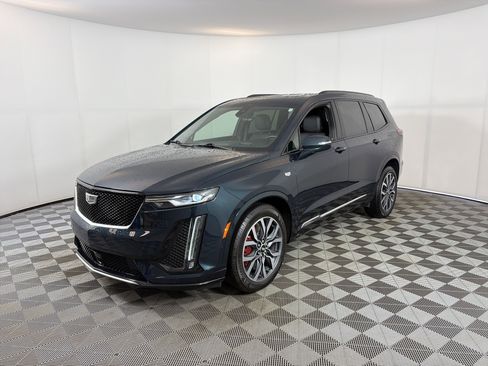 Certified 2024 Cadillac XT6 Sport w/ Technology Package AWD/4WD image 2