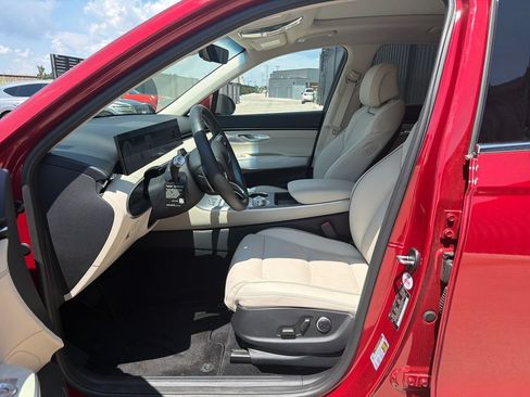 Certified 2026 Genesis GV70 2.5T Advanced AWD/4WD image 9