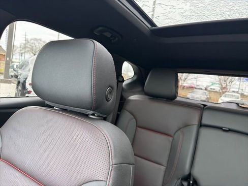 Used 2021 Chevrolet Blazer RS w/ Enhanced Convenience Package image 16