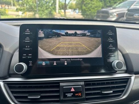 Used 2018 Honda Accord Sport image 13