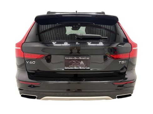Used 2022 Volvo V60 T5 Cross Country w/ Lounge Package AWD/4WD image 5