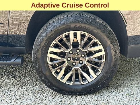 Certified 2026 Chevrolet Suburban Z71 w/ Comfort Package AWD/4WD image 9