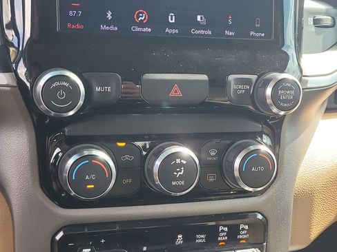 Used 2019 RAM 1500 Big Horn image 23