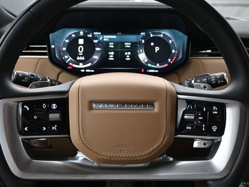 Used 2025 Land Rover Range Rover SE image 17