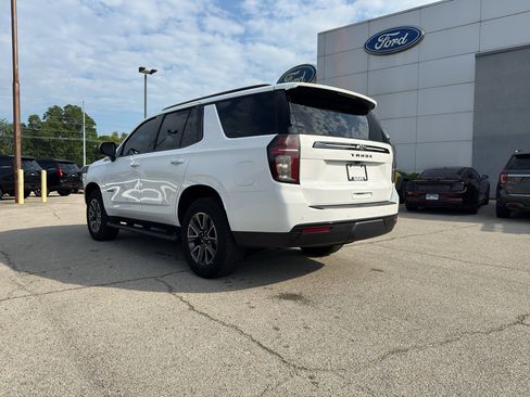 Used 2023 Chevrolet Tahoe Z71 w/ Luxury Package AWD/4WD image 3