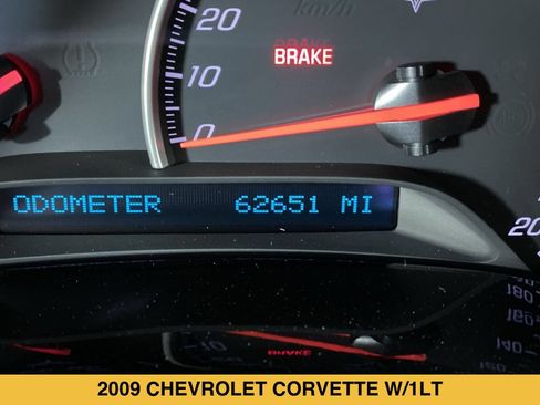 Used 2009 Chevrolet Corvette Coupe w/ Z51 Performance Package RWD image 4