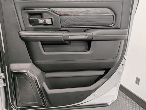 Used 2025 RAM 3500 Limited image 25