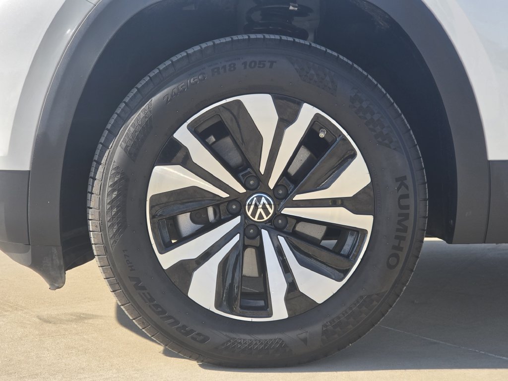 Used 2026 Volkswagen Atlas SE FWD image 8