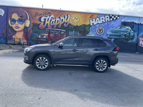 Used 2019 Toyota RAV4 XLE Premium w/ Cold Weather Package AWD/4WD image 2