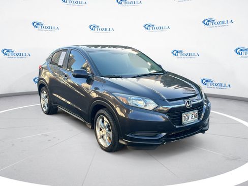 Used 2017 Honda HR-V LX image 7