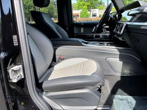 Used 2025 Mercedes-Benz G 580 w/ EQ Technology image 8