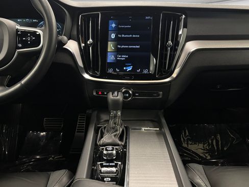 Used 2019 Volvo S60 T6 R-Design AWD/4WD image 13
