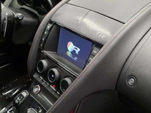 Used 2016 Jaguar F-TYPE R image 32