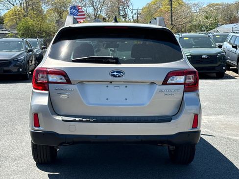 Used 2017 Subaru Outback 3.6R Limited AWD/4WD image 6