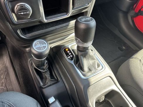 Used 2021 Jeep Wrangler Unlimited Sport AWD/4WD image 22