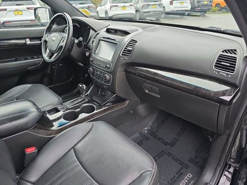Used 2014 Kia Sorento SX image 34
