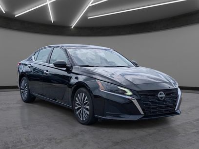 Used 2024 Nissan Altima 2.5 SV