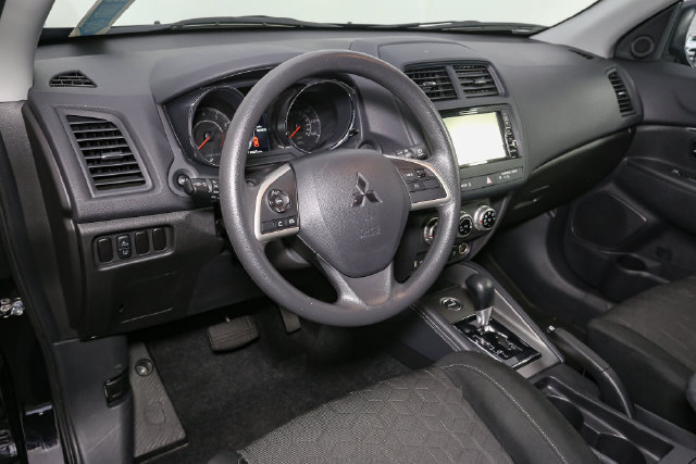 Used 2025 Mitsubishi Outlander Sport ES AWD/4WD image 19