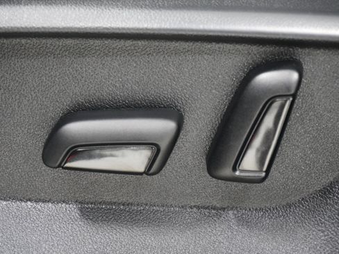 Used 2018 Volkswagen Atlas SE FWD image 17