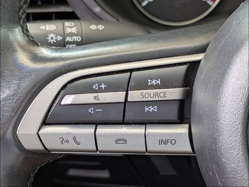 Used 2021 MAZDA MAZDA3 s FWD image 19