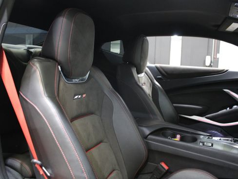Used 2017 Chevrolet Camaro ZL1 RWD image 18