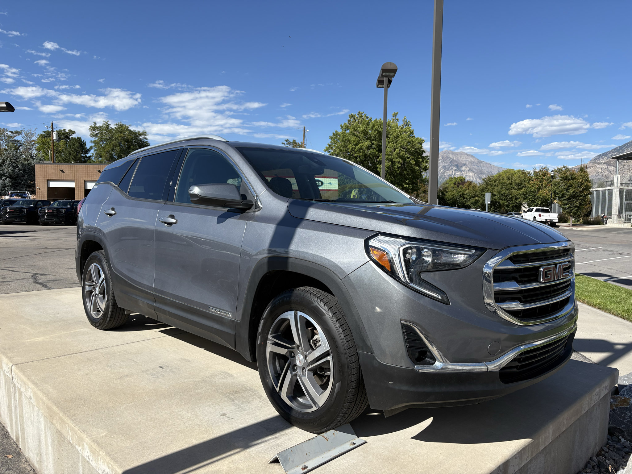 Used 2019 GMC Terrain SLT w/ Infotainment Package II AWD/4WD image 1