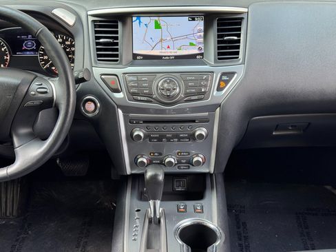 Used 2020 Nissan Pathfinder SL AWD/4WD image 23