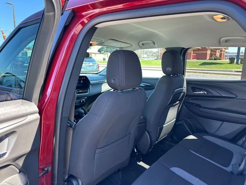Certified 2025 Chevrolet TrailBlazer LT AWD/4WD image 9