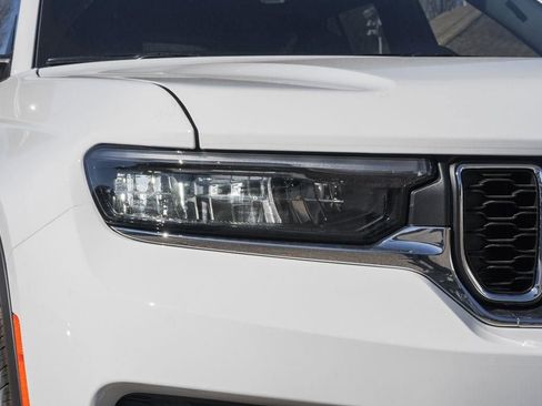 New 2025 Jeep Grand Cherokee Laredo X w/ Luxury Tech Group I image 13