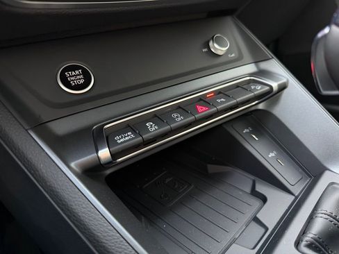 New 2025 Audi Q3 2.0T Premium image 28