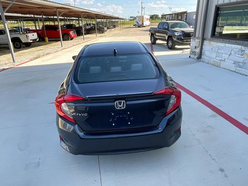 Used 2018 Honda Civic EX-T image 7
