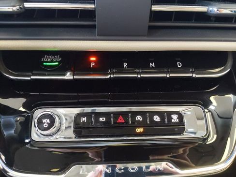 Used 2025 Lincoln Corsair AWD w/ Equipment Group 101A image 21