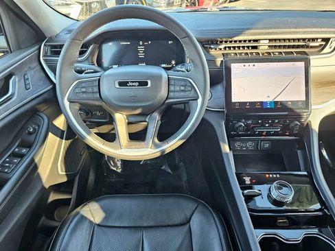 Used 2023 Jeep Grand Cherokee L Limited w/ Luxury Tech Group II AWD/4WD image 33