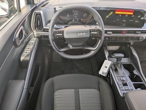 New 2026 Kia Sorento LX FWD image 15
