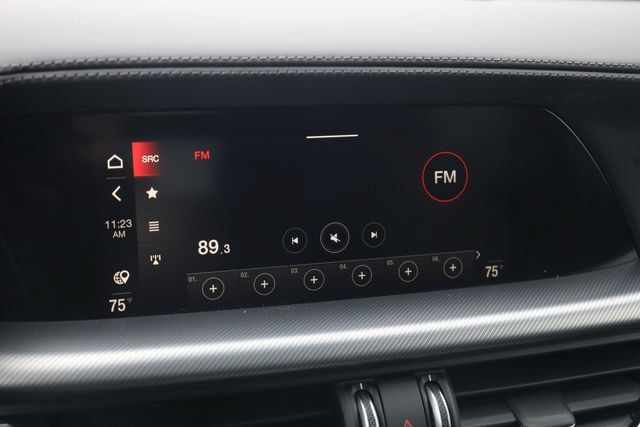 New 2025 Alfa Romeo Stelvio Sprint AWD/4WD image 16