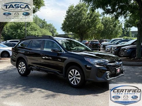 Certified 2025 Subaru Outback Premium AWD/4WD image 1