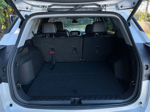 Used 2022 GMC Terrain SLT image 20