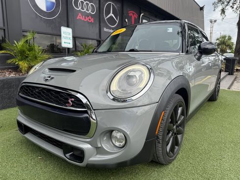 Used 2016 MINI Cooper S image 1