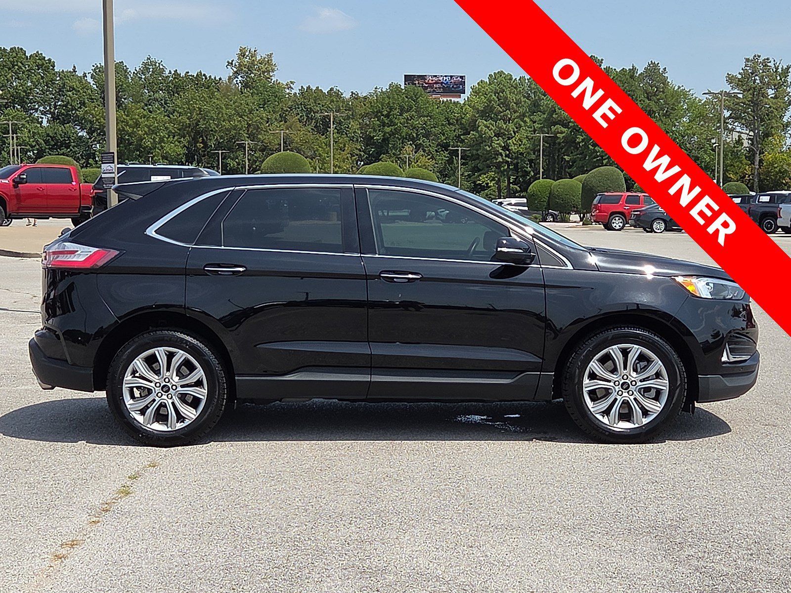 Used 2023 Ford Edge Titanium w/ Cargo Accessory Package AWD/4WD image 6